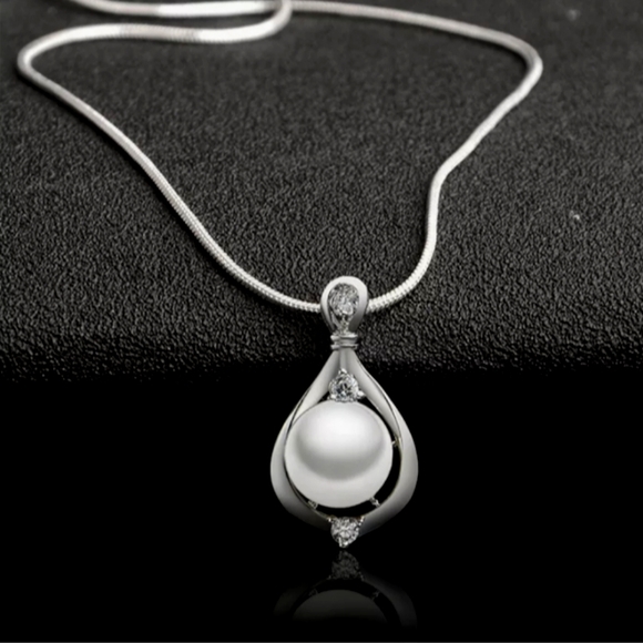 Jewelry - Fashion Jewelry elegant Silver Plated Crystal Pearl Pendant Necklace Chain